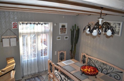 Mukachevo Hotel | У Гуцула