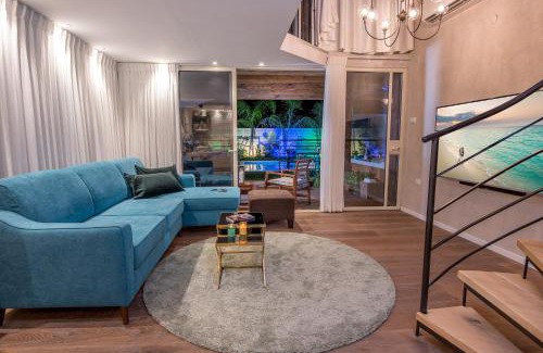 Yesod HaMa'ala Cabin | בין שקד לתמר יסוד המעלה