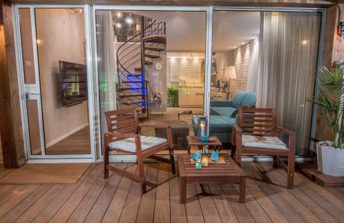 Yesod HaMa'ala Cabin | בין שקד לתמר יסוד המעלה