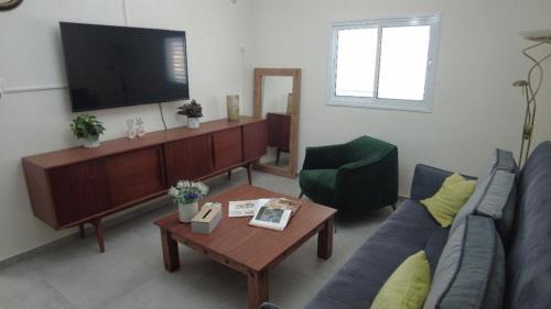 Hadera Apartment | בית זיני - Z נופש