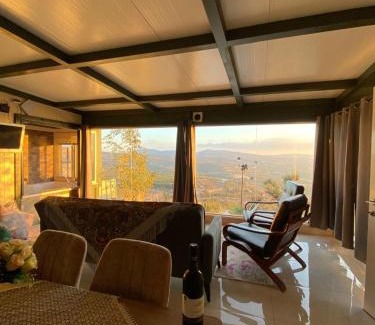 Majdal al-Shams Ski Chalet | בקתה בגלקסיה