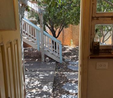 Beit HaShita House | בקתת הבוסתן