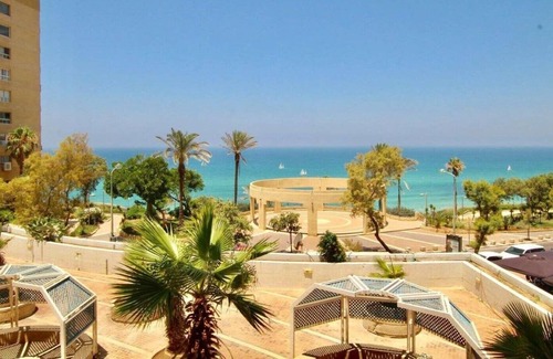 Netanya Apartment | דירת יוקרה מול הים ניצה 8 נתניה in Netanya