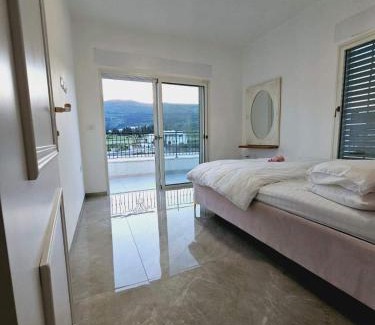 Qiryat Shemona Villa | הבית הלבן