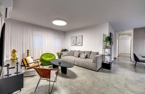 Yavne'el Apartment | וילה קובדו כנרת של רשת לב הגולן - וילה מהממת עם בריכה פרטית