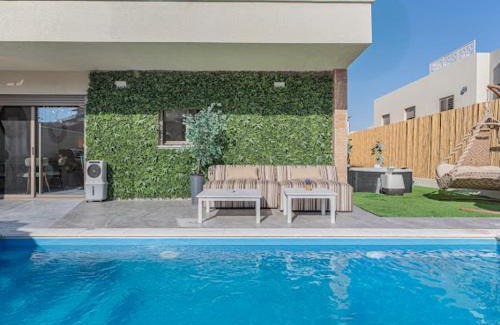 Eilat Villa | וילת יוקרה עם בריכה פרטית וגקוזי עם נוף לים ליד החוף של מוש