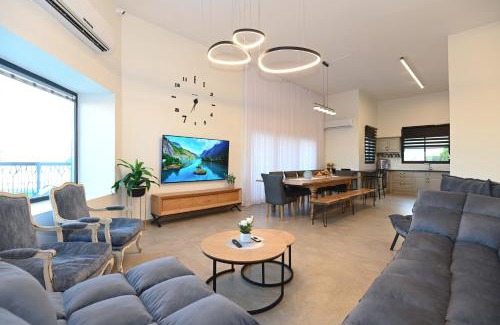 Vered Hagalil Apartment | נופש הלל - וילה מהממת עם בריכה פרטית, וג'קוזי ליד הכנרת