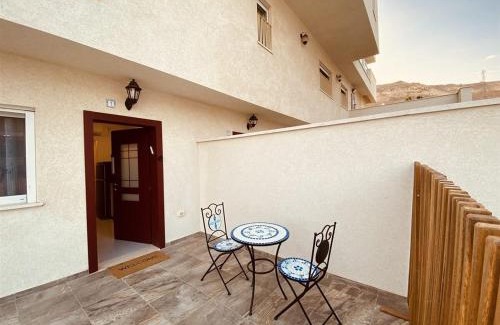 Neve Zohar Apartment | סויטות הר וים