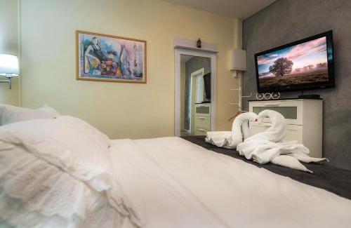 Shlomi Cabin | צימר נוף להר