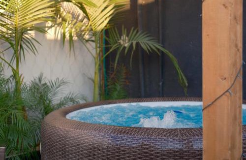 Arad House | צימר פלטינום - צימר עם בריכה וג'קוזי פרטיים בערד