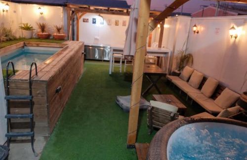 Arad House | צימר פלטינום - צימר עם בריכה וג'קוזי פרטיים בערד