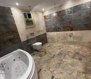 Ash-Sharq Apartment | برج زيزينيا