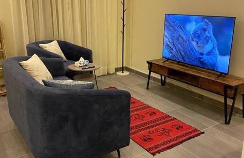 Shihar Apartment | شقة أنيقة وصغيرة للعائلات من غرفتين نوم - وصول ذاتي