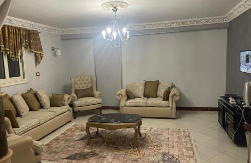 Ad-Darb al-Ahmar Apartment | شقة مخدومة جسر السويس