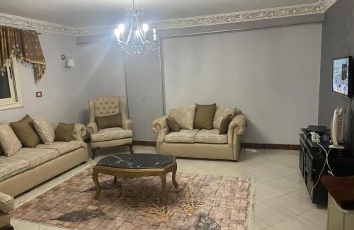 Ad-Darb al-Ahmar Apartment | شقة مخدومة جسر السويس