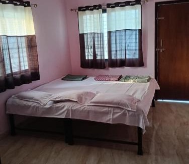 Akalkot House | लक्ष्मी लीला गेस्ट हाऊस
