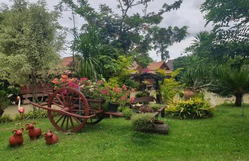 Prachinburi Resort | คุ้มวราเฮือนไทย