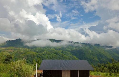 Sado Phong House | ช่องลม แคมป์ เขาค้อ