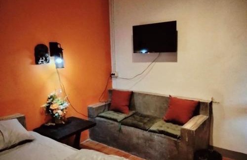 Nakhon Si Thammarat House | ณชนกรีสอร์ท