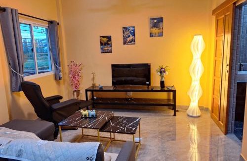Suan Phueng House | บ้านน้ำผึ้งโฮมสเตย์