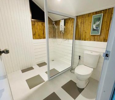 Khuan Khanun House | บ้านริมเลปากประ Banrimlay Pakpra