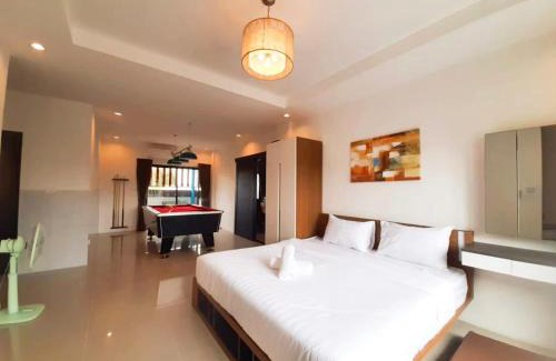 Hua Hin House | บ้านสไลเดอร์แดง พูลวิลล่า 4 ห้องนอน พัก 15-20 คน