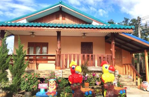 Chiang Khan House | บ้านเรือนทอง