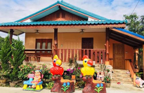 Chiang Khan House | บ้านเรือนทอง