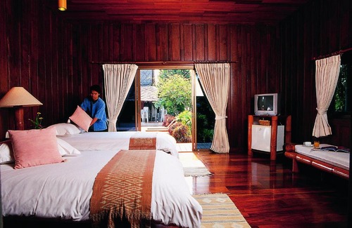 Si Prachan Hotel | บ้านไทยรีสอร์ท