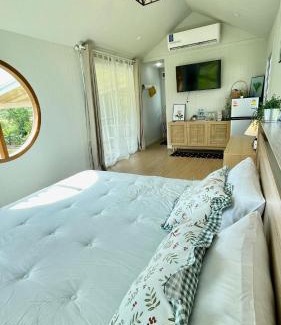 Wang Nam Khiao House | บ้านไร่ฟ้าสวยวังน้ำเขียว Little House