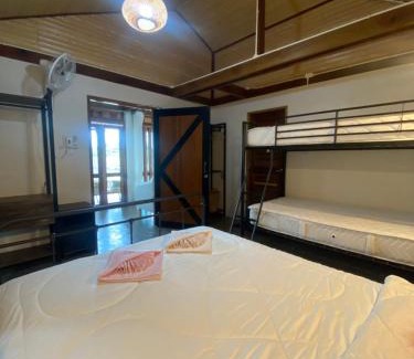 Khao Suan Kwang Cabin | ปีกไม้วิลล่าบ้านMaya-มายา