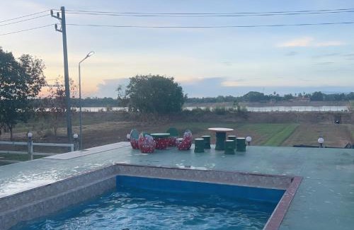 Nong Khai Resort | เบิ่งโขง รีสอร์ท บ้านสีกายใต้