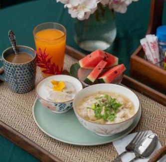 Mae Chedi Hotel | โรงแรมมีวาสนา - Me Vadsana Hotel