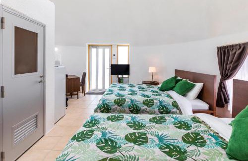 Katsurenheshikiya Apartment | うるまドーム Jupiter6 & Saturn7