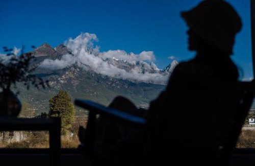 Lijiang House | 不晚里予日照金山丨雪山全景度假酒店白沙古镇店