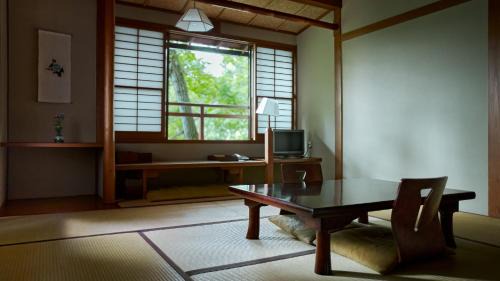 Komoro Hotel | 中棚荘