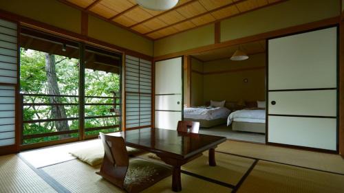 Komoro Hotel | 中棚荘