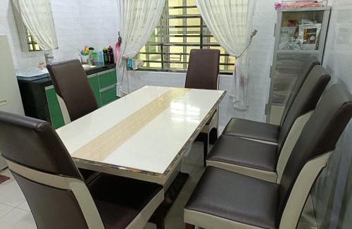 Kuala Perlis House | 主人房玻璃市港口