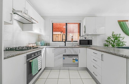 Blacktown House | 位于Blacktown 中心3房house