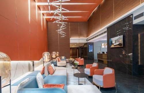 Longhu Qu Hotel | 利怡酒店汕头高铁站万象城店