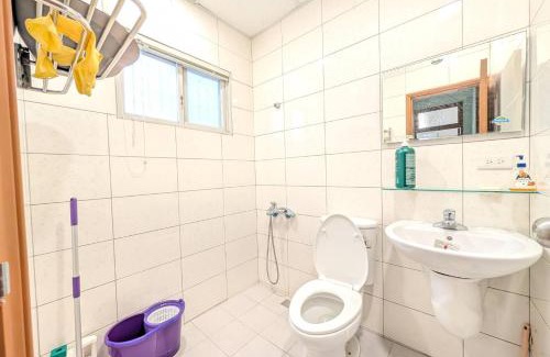Tainan City Centre House | 南客ㄧ雙人,四人套房