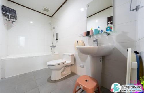 Wujie House | 卡弧二館 qk民宿4-20人包棟