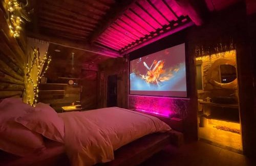 Chongqing University Town Ski Chalet | 哲帆民宿 大学城龙湖u城百年风化老木屋店