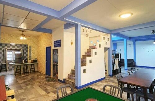 Ratchadaphisek Villa | 曼谷市中心6卧室3卫舒适联排别墅