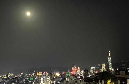 Xinyi Bed & Breakfast | 樂居 台北