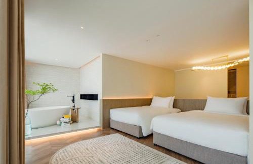 Longhu Qu House | 汕头妈屿蓝MASULAND Sea View Hotel