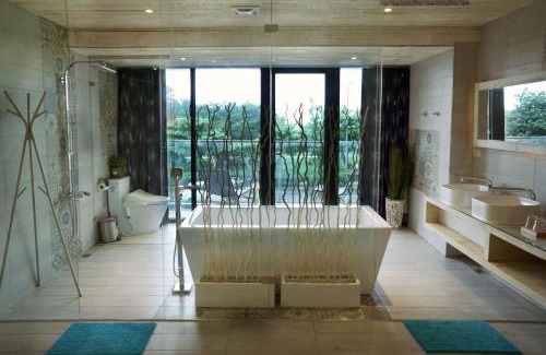 South Beach Bed & Breakfast | 湛藍海岸民宿 Azure--這個夏天有點藍--墾丁南灣沙灘-可包棟-國旅卡特約店