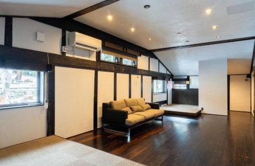 Yuzawa Apartment | 源泉掛け流し温泉Villa The ITAYA