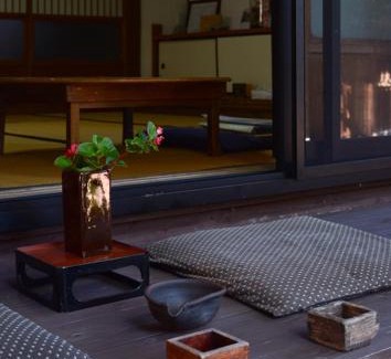 Arita House | 続異人館 ZOKU IJINKAN Guest House