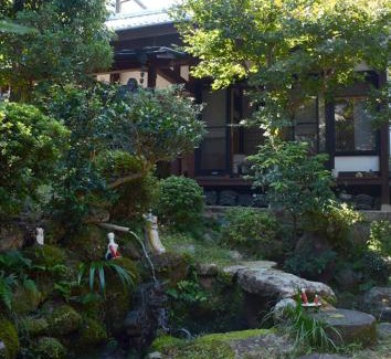 Arita House | 続異人館 ZOKU IJINKAN Guest House